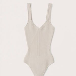 Abercrombie & Fitch elevated knit v-neck bodysuit in Tan size S